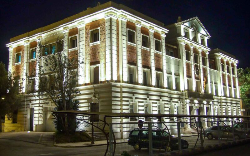 Iluminación ornamental del edificio de la antigua dirección del Puerto de Valencia