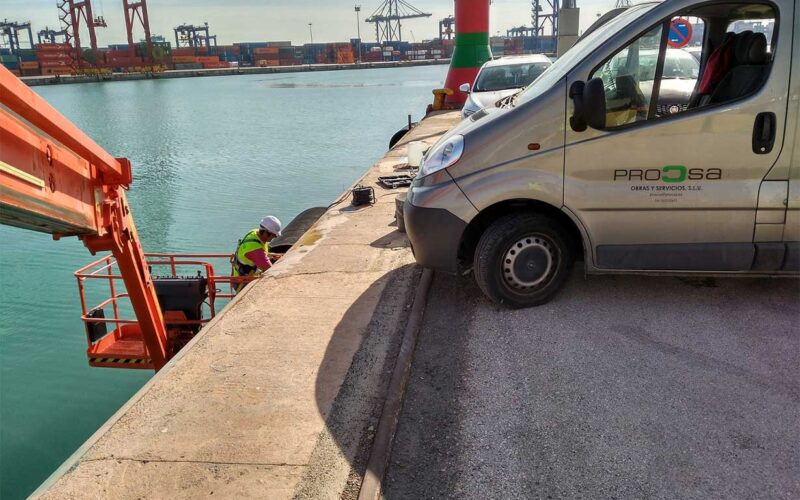 Reparación y mantenimiento de cantiles portuarios
